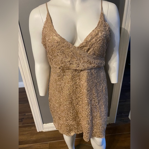 Boohoo Tia gold sequin lace wrap top dress US16 - Picture 3 of 13